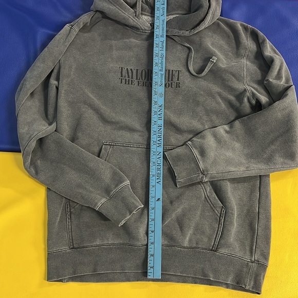 Taylor Swift Charcoal Graphic Hoodie eras tour medium - Picture 6 of 7